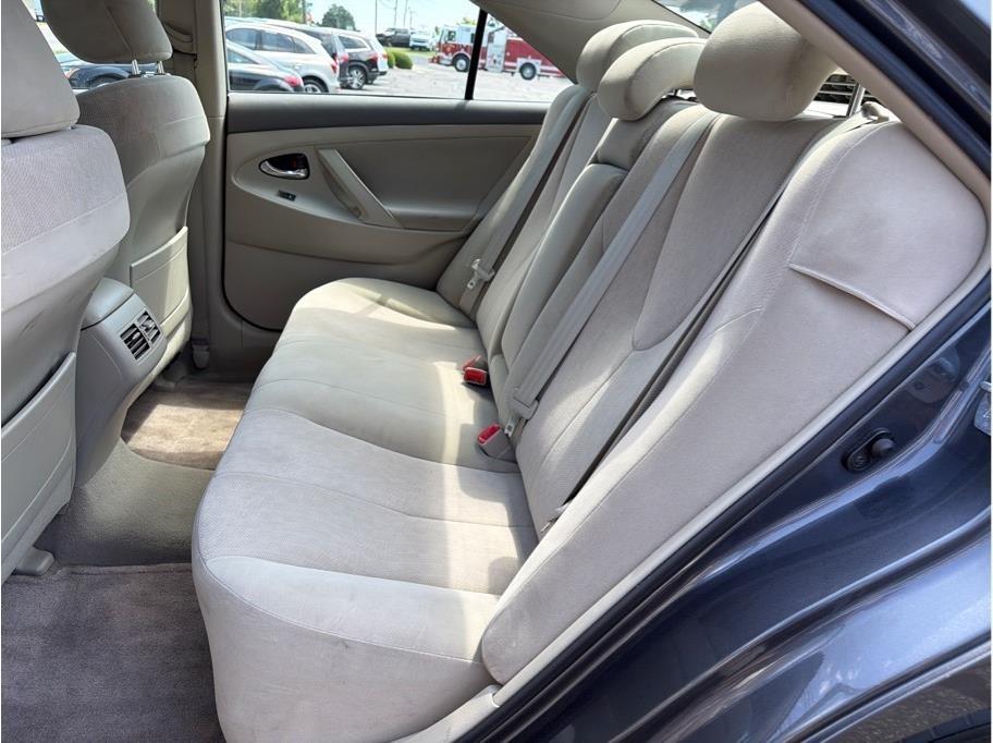 Toyota Camry Hybrid  2011