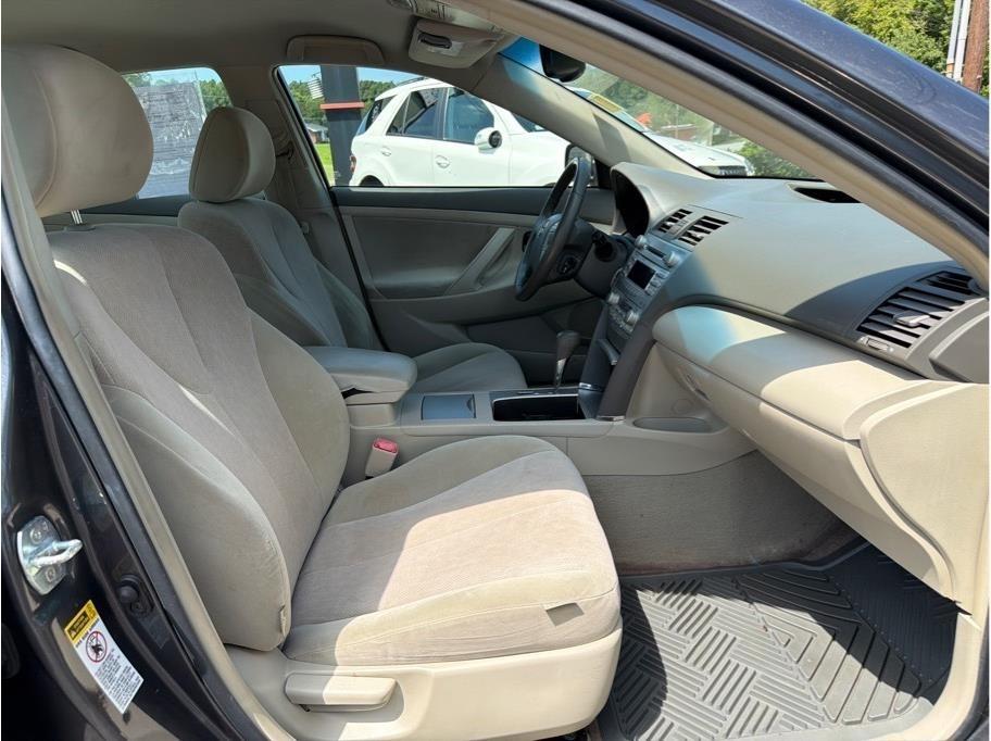 Toyota Camry Hybrid  2011