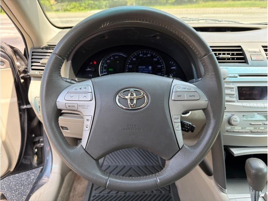 Toyota Camry Hybrid  2011