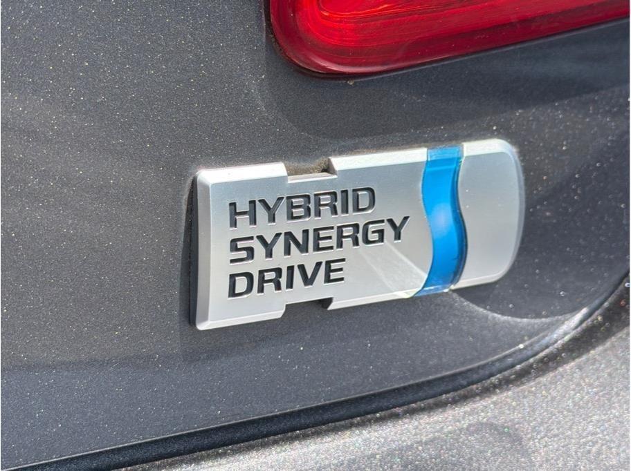 Toyota Camry Hybrid  2011