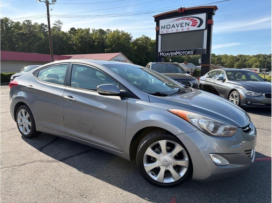 Hyundai Elantra  2012