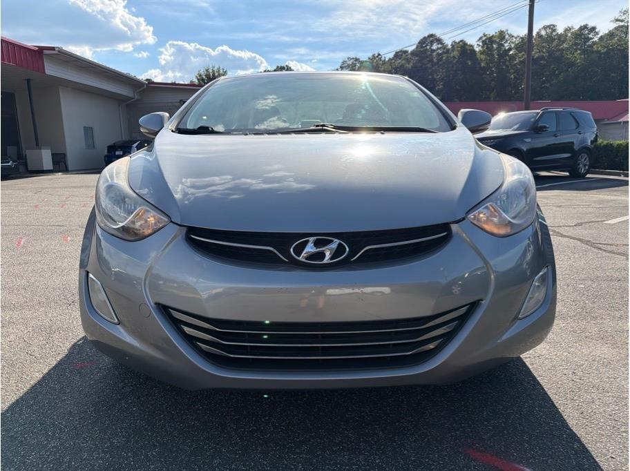 Hyundai Elantra  2012