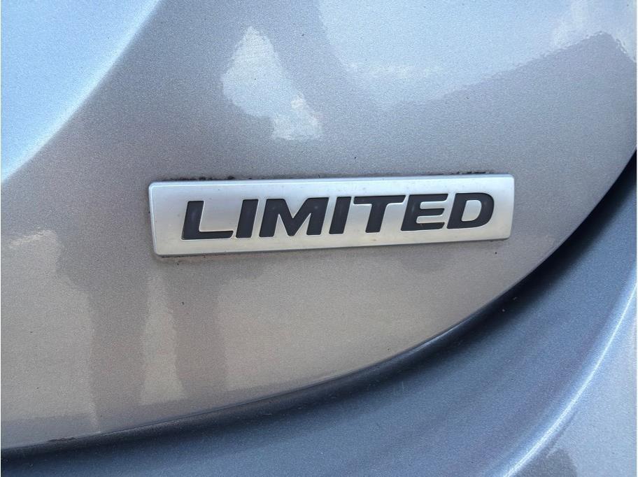 Hyundai Elantra  2012