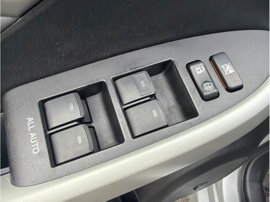 Toyota Prius  2012
