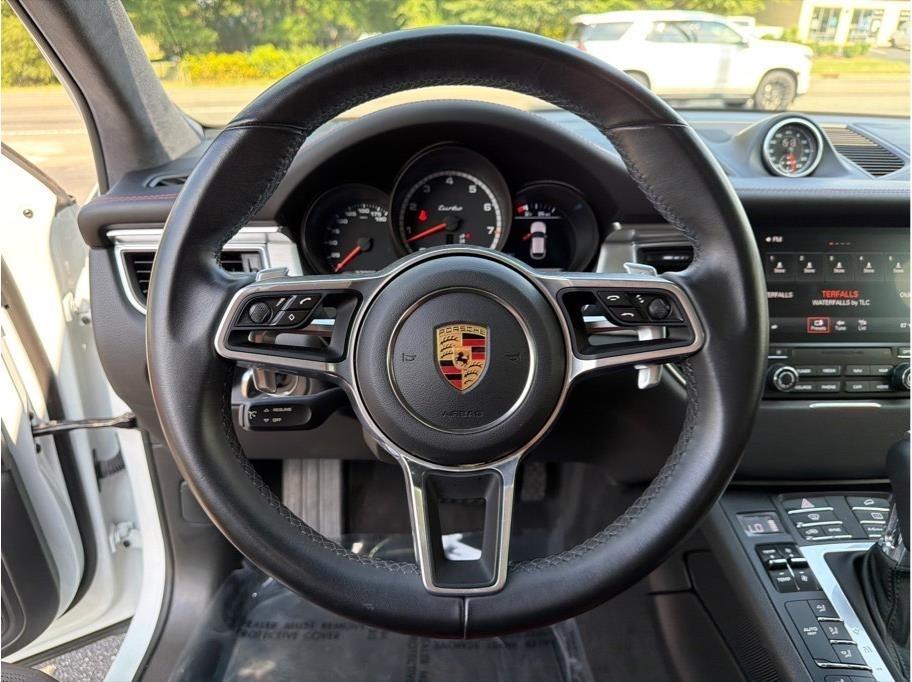 Porsche Macan photo 16