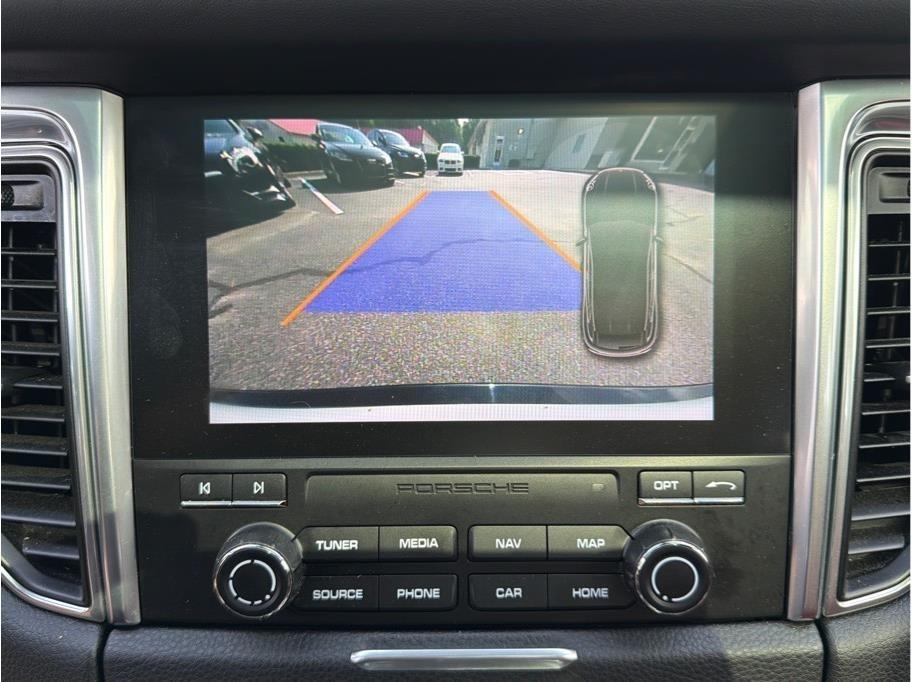 Porsche Macan photo 27