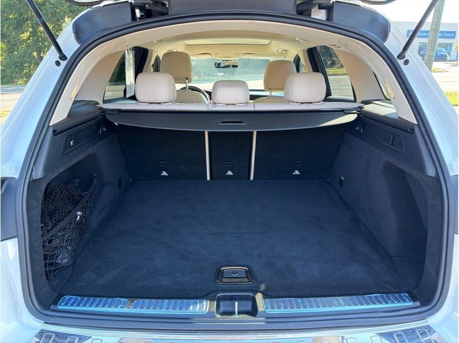 Mercedes-Benz GLC-Class  2021