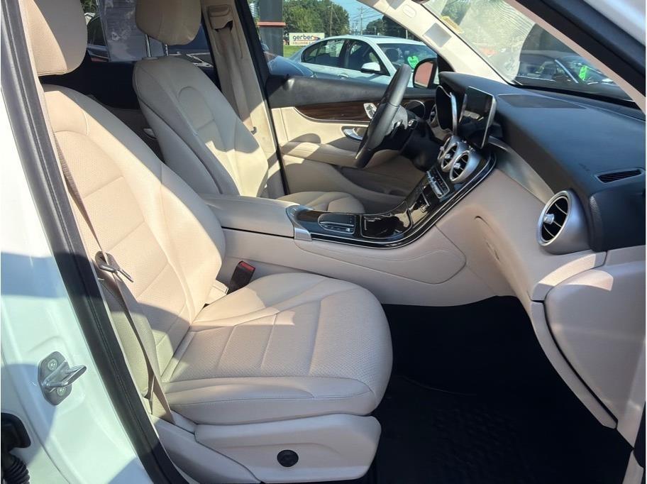 Mercedes-Benz GLC-Class  2021