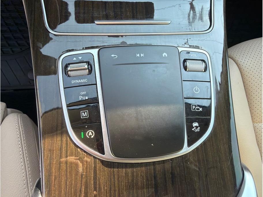 Mercedes-Benz GLC-Class  2021