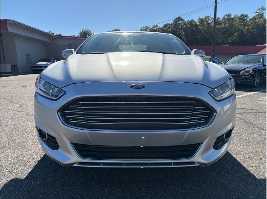 Ford Fusion photo 2