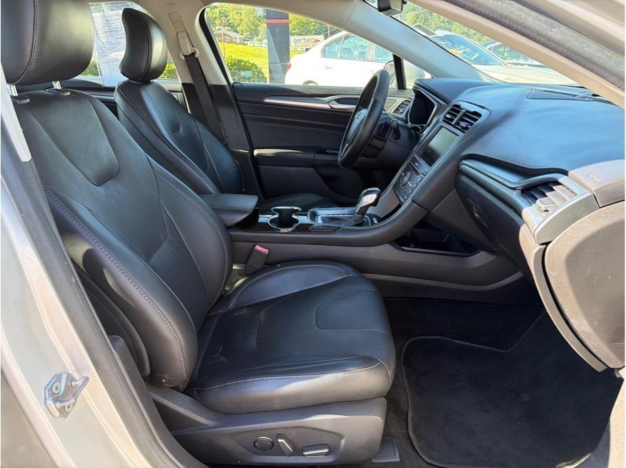 Ford Fusion photo 13
