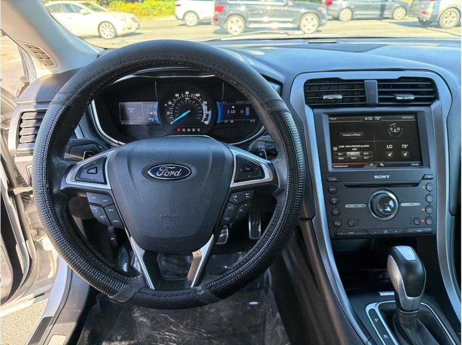 Ford Fusion photo 14