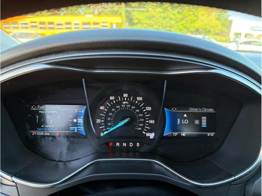 Ford Fusion photo 16