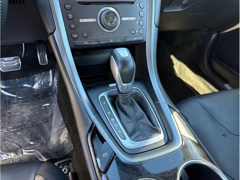 Ford Fusion photo 18