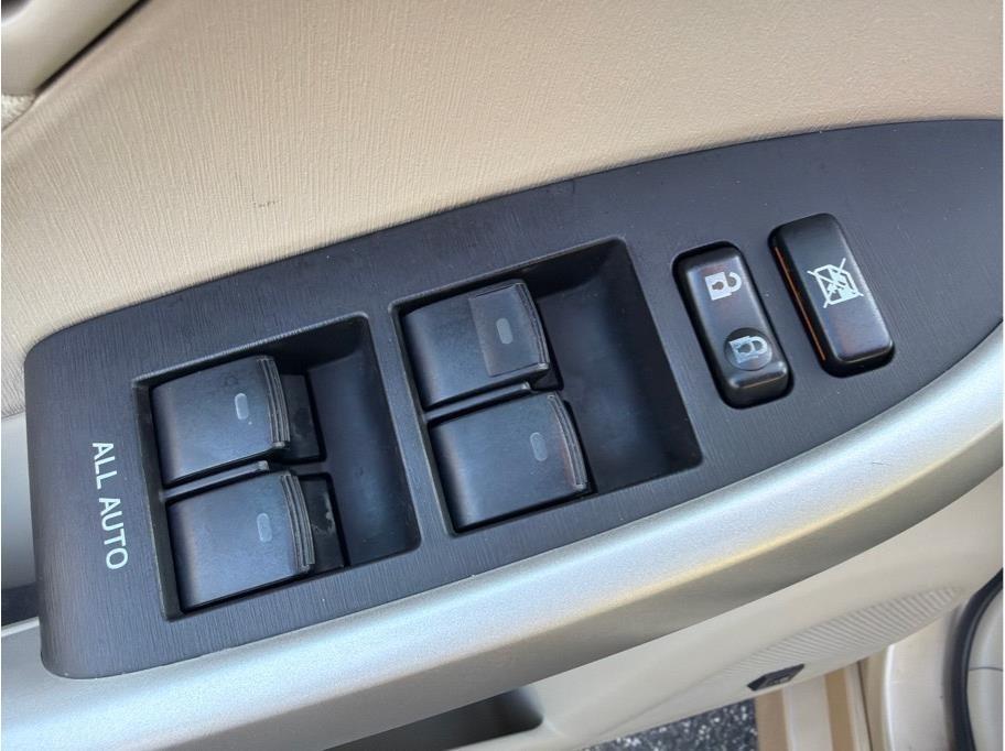 Toyota Prius  2010