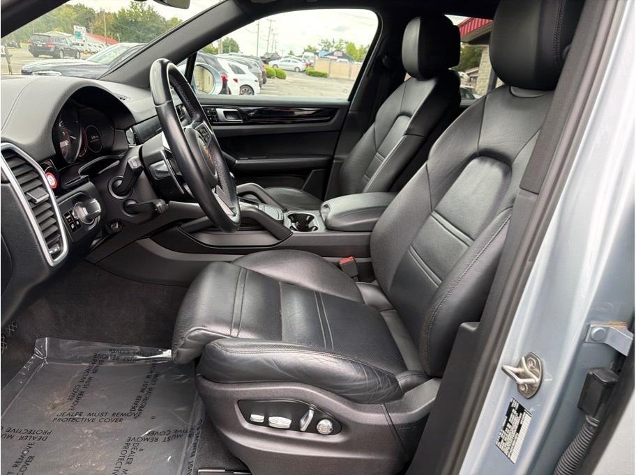 Porsche Cayenne photo 13