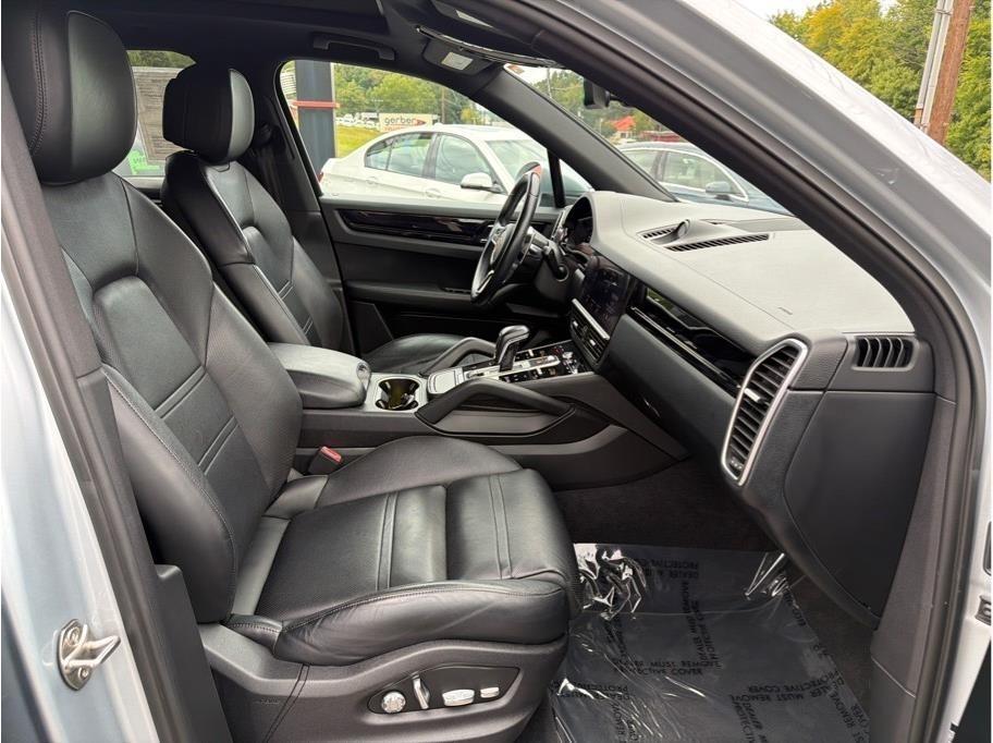 Porsche Cayenne photo 15