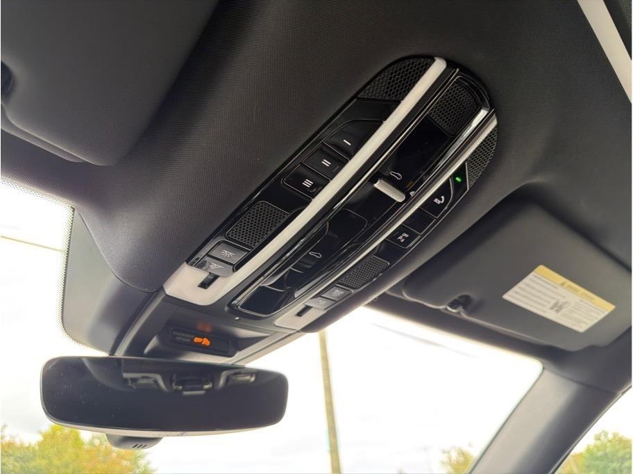 Porsche Cayenne photo 22