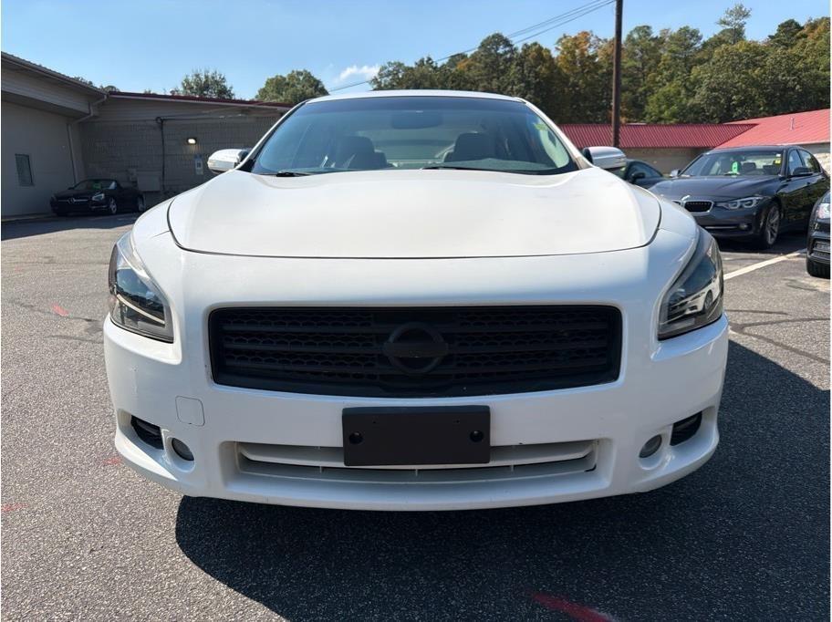 Nissan Maxima  2010