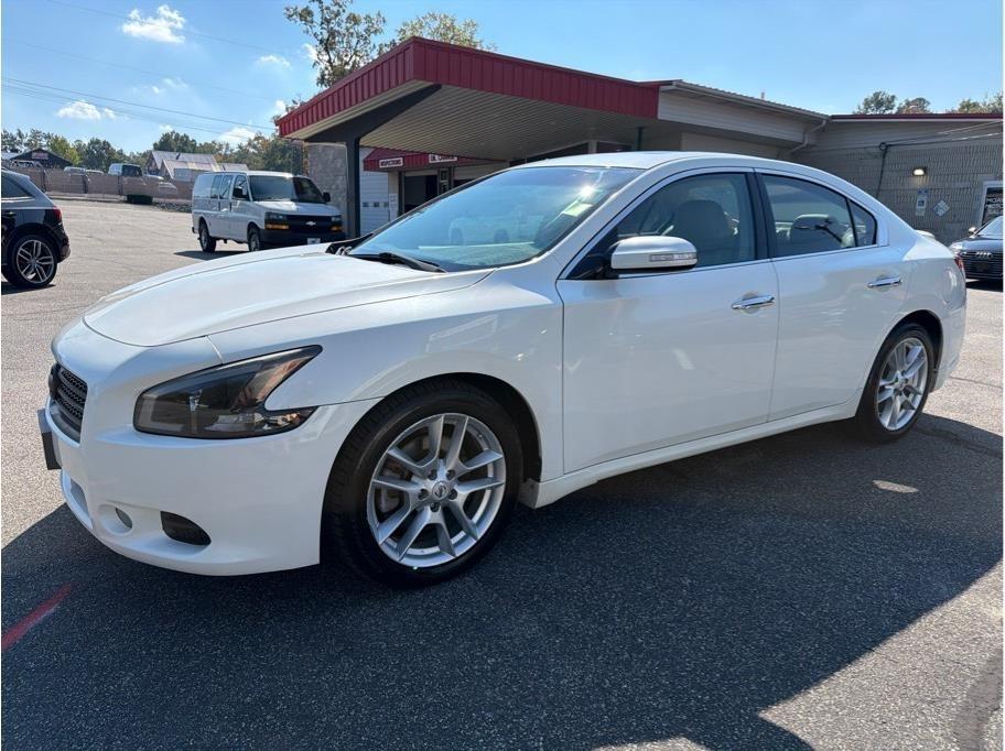 Nissan Maxima  2010