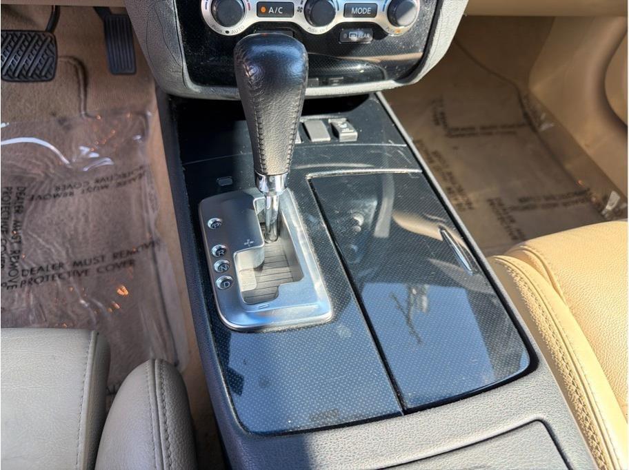 Nissan Maxima  2010