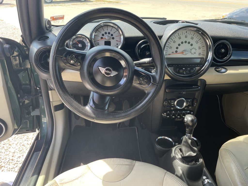 MINI Cooper  2011