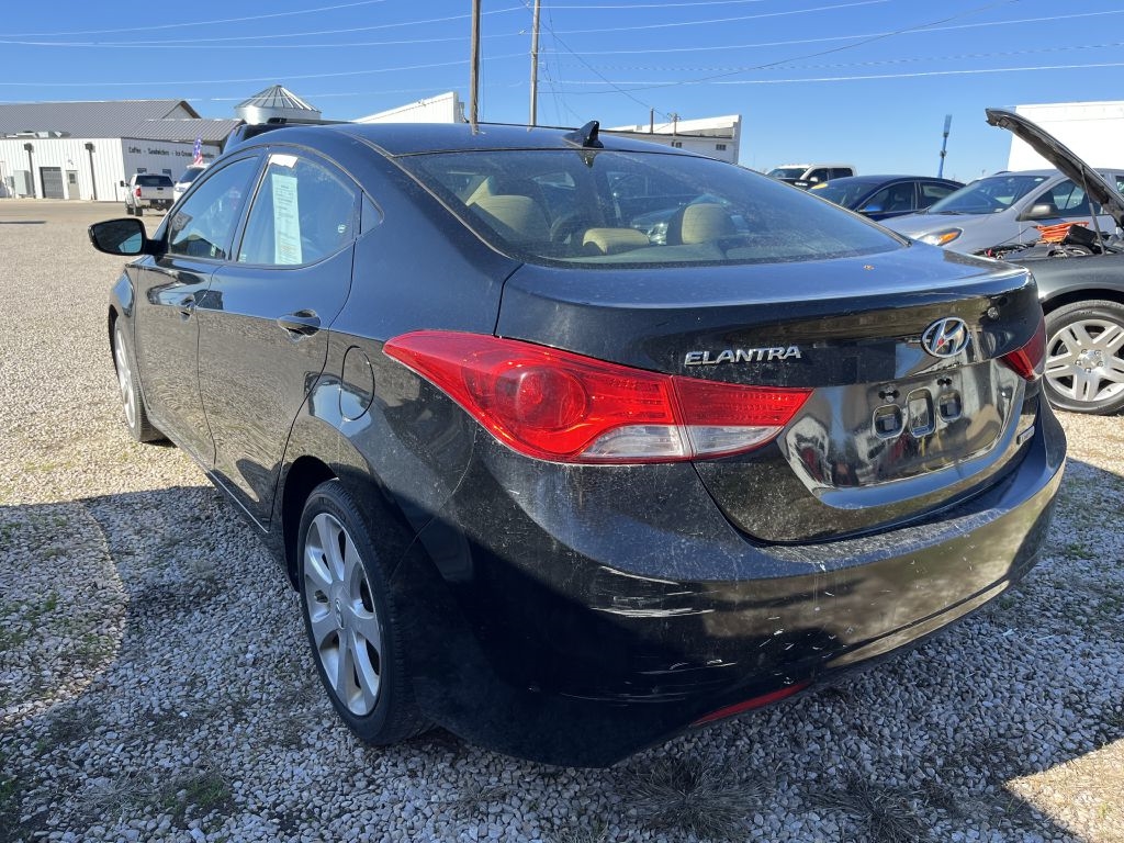 Hyundai Elantra  2013