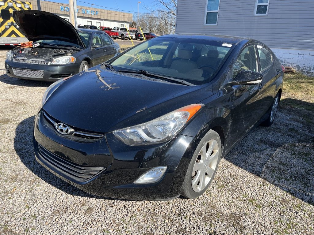 Hyundai Elantra  2013