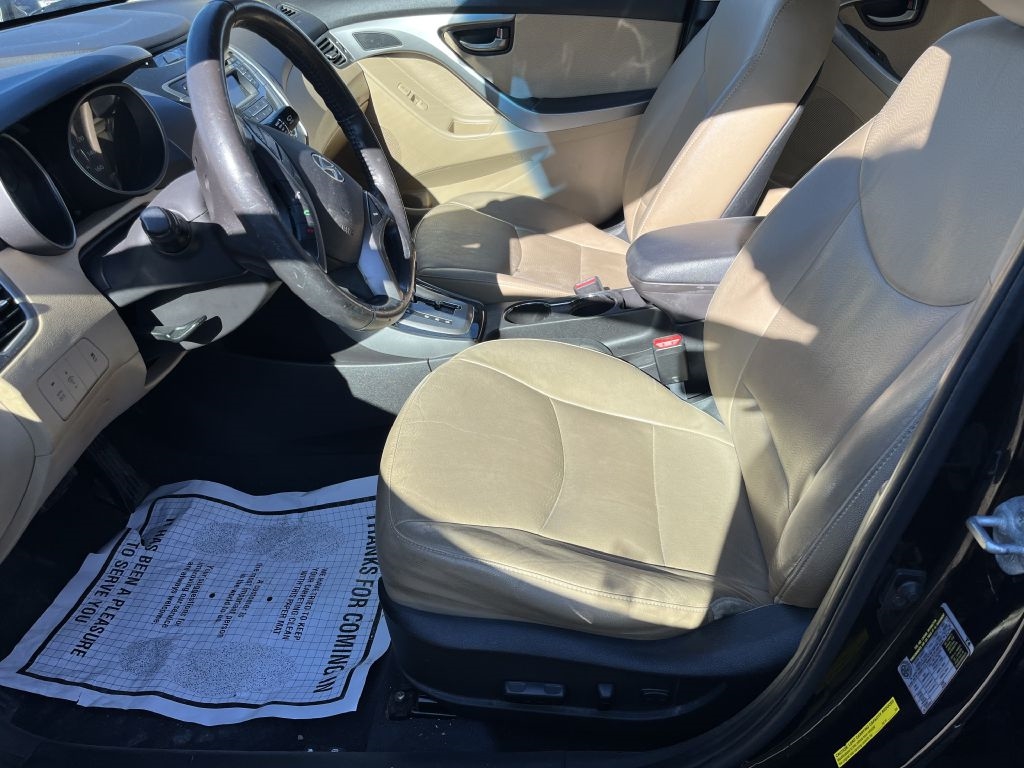 Hyundai Elantra  2013