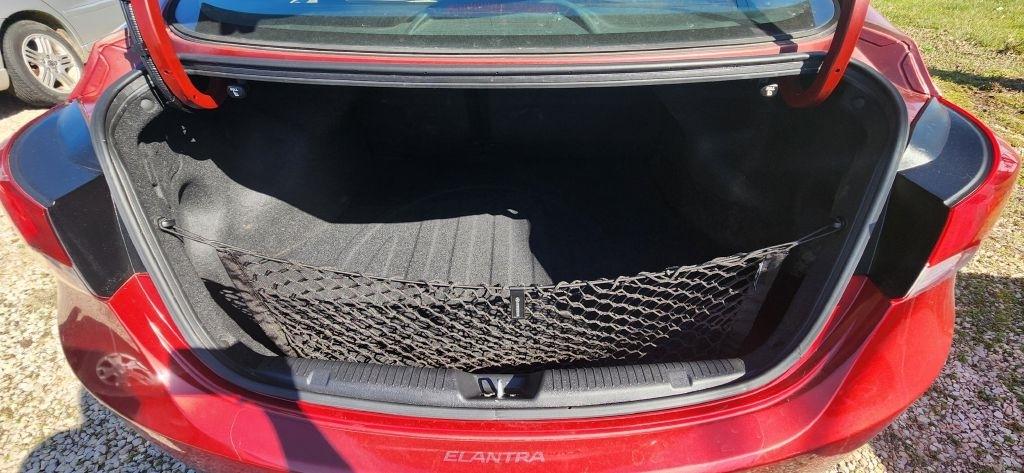 Hyundai Elantra  2013