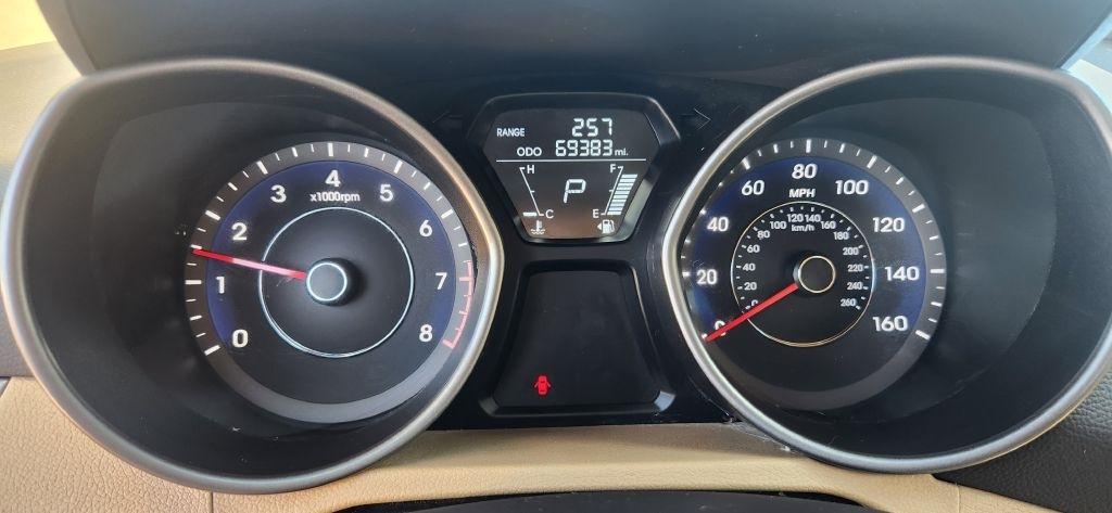 Hyundai Elantra  2013