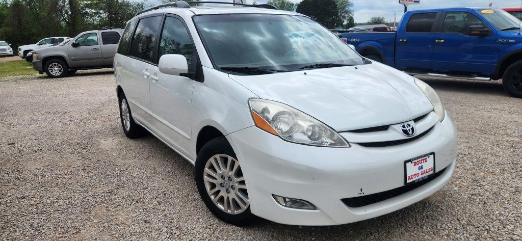 2008 Toyota Sienna 