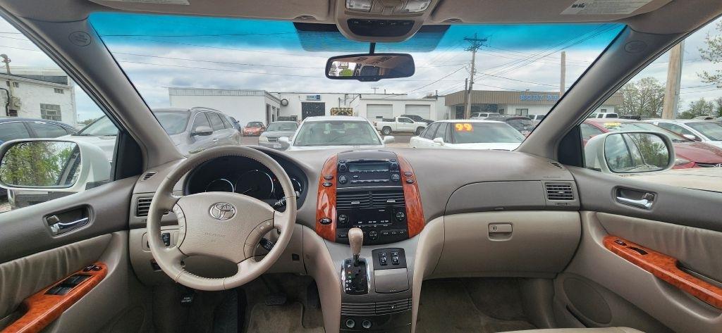 Toyota Sienna  2008