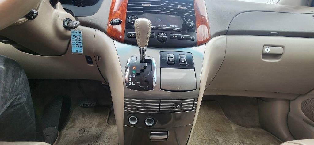 Toyota Sienna  2008