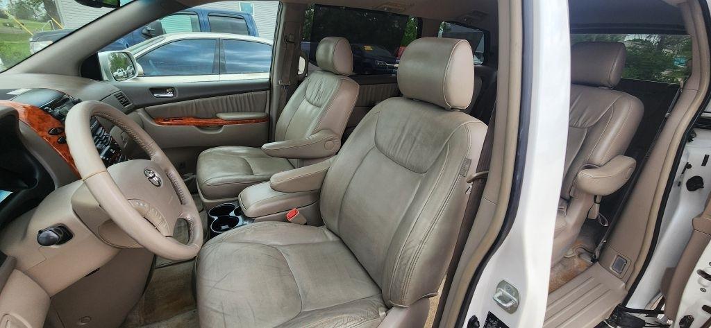 Toyota Sienna  2008