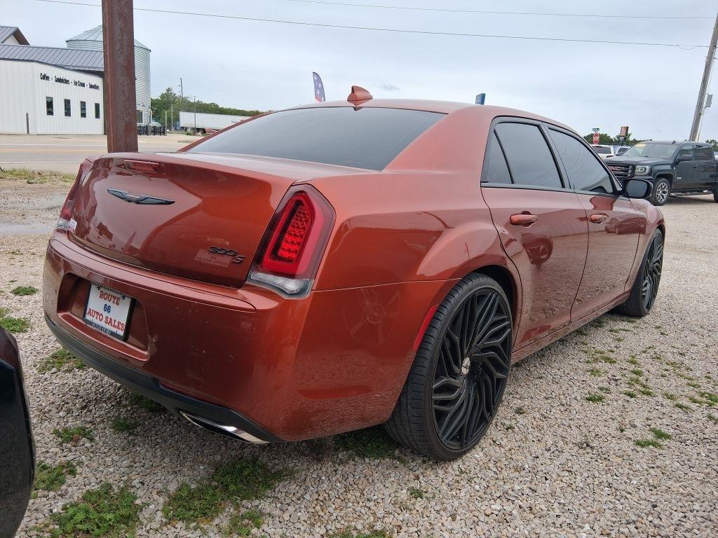 Chrysler 300  2021