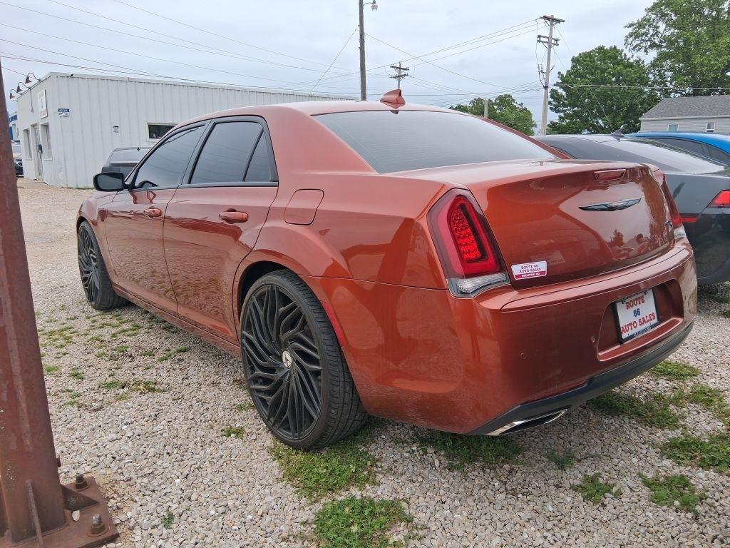 Chrysler 300  2021