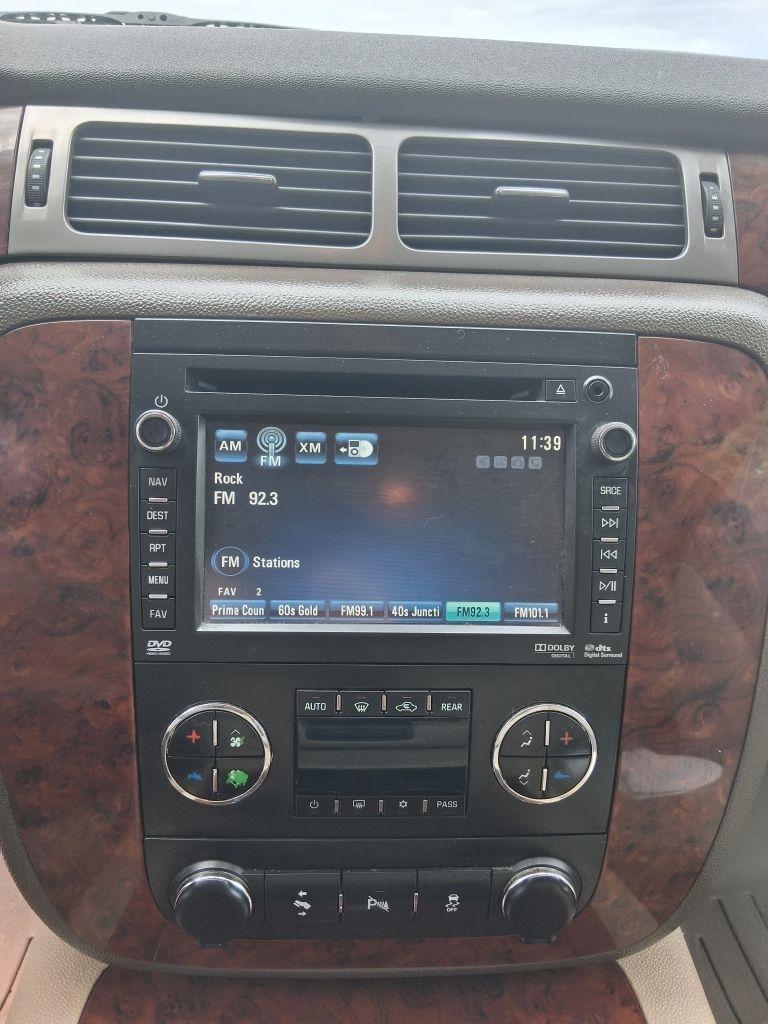 Chevrolet Suburban  2013
