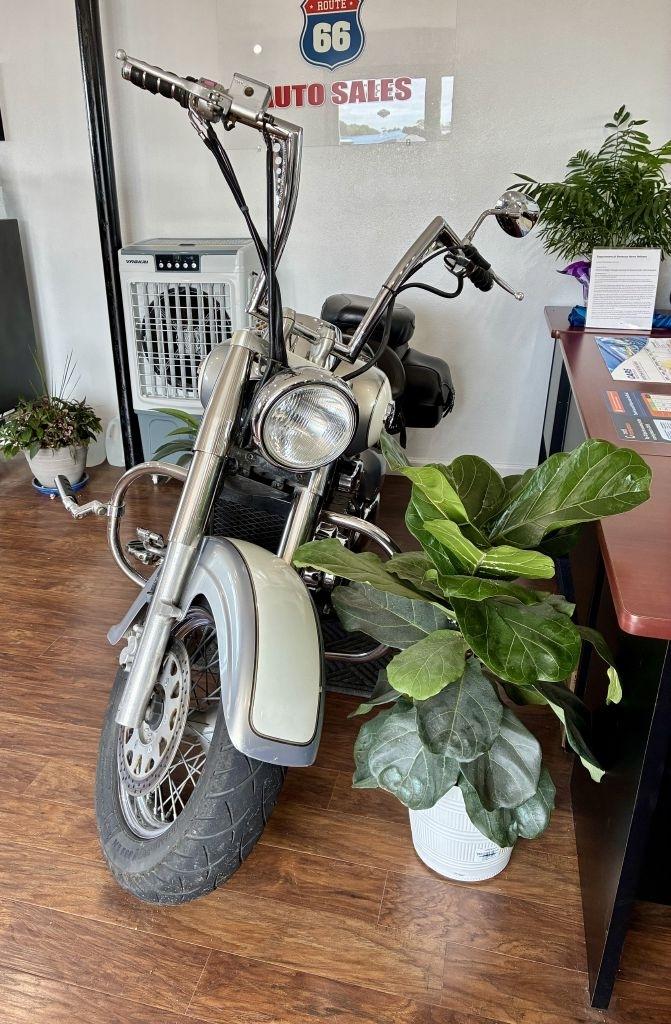 Suzuki VL800  2004