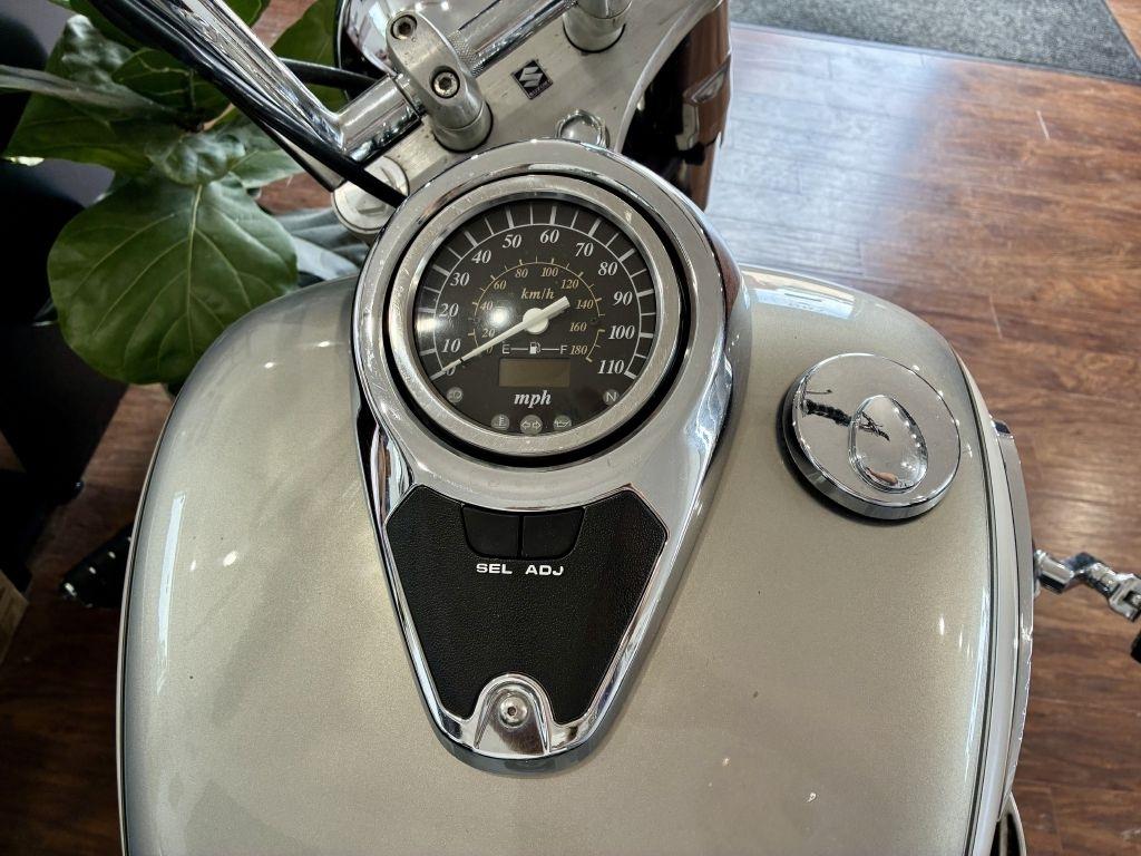 Suzuki VL800  2004
