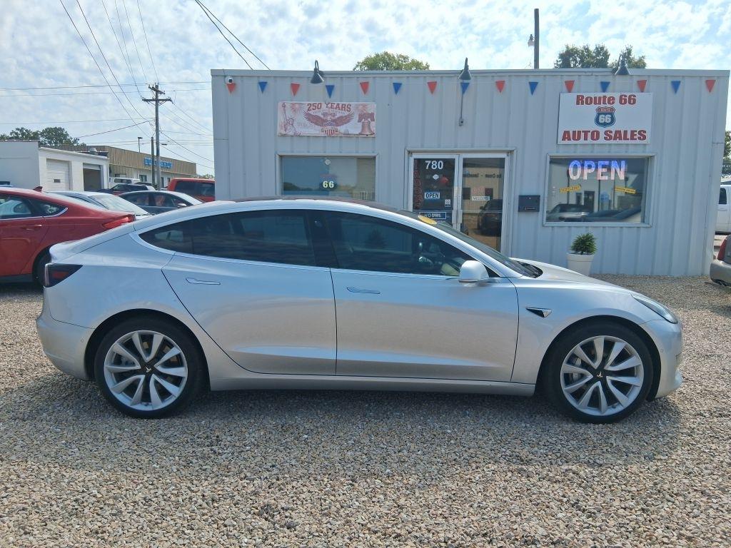 Tesla Model 3  2018