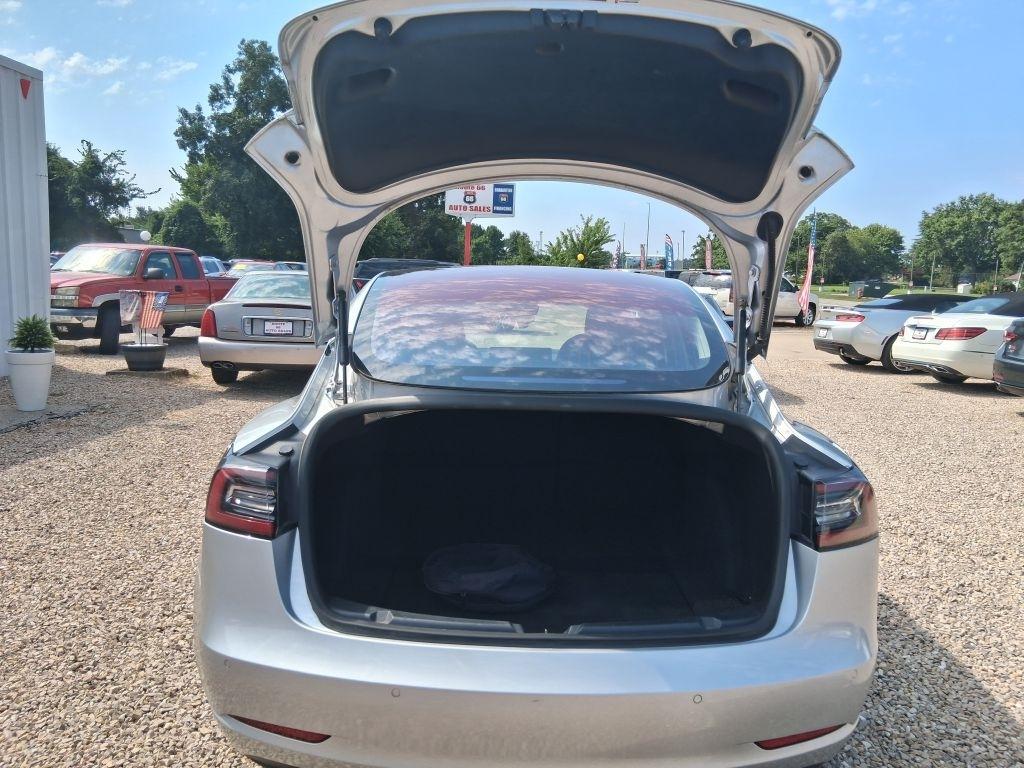 Tesla Model 3  2018