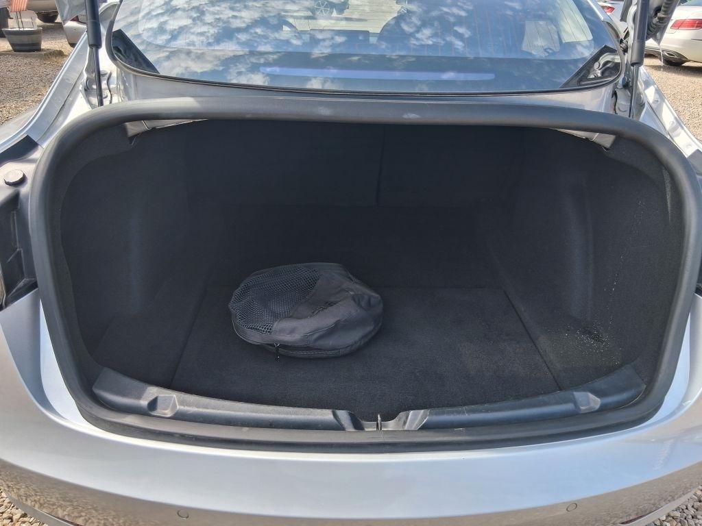 Tesla Model 3  2018