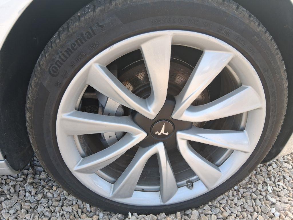 Tesla Model 3  2018