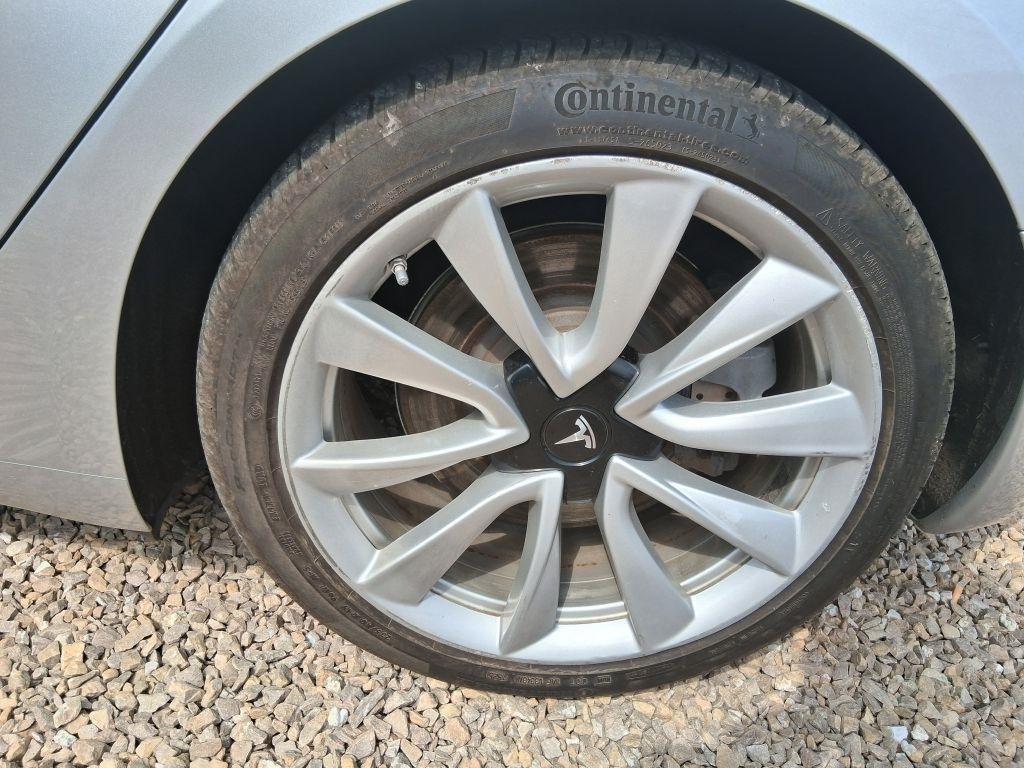 Tesla Model 3  2018
