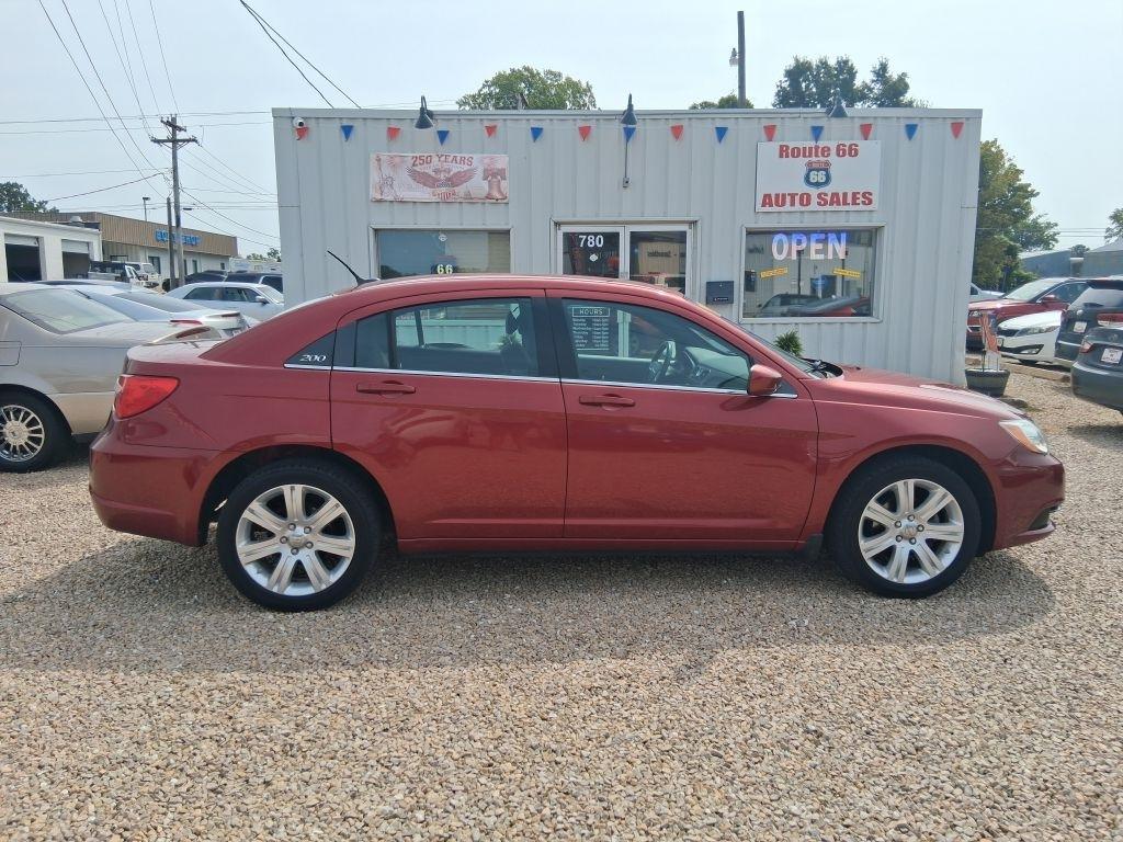 Chrysler 200  2013