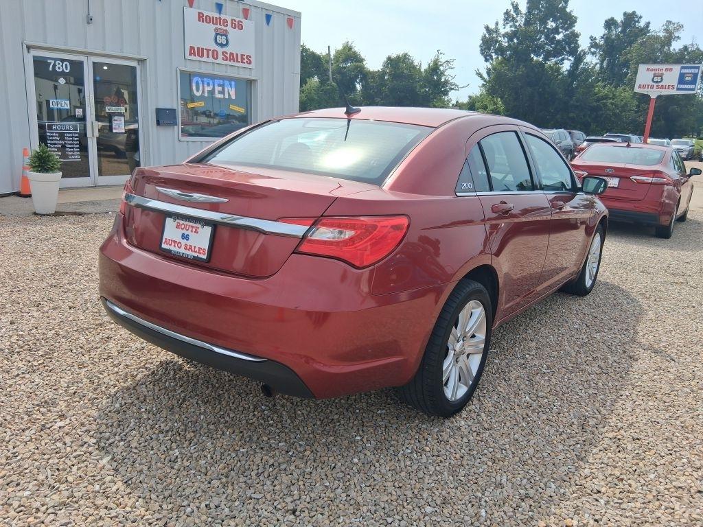 Chrysler 200  2013