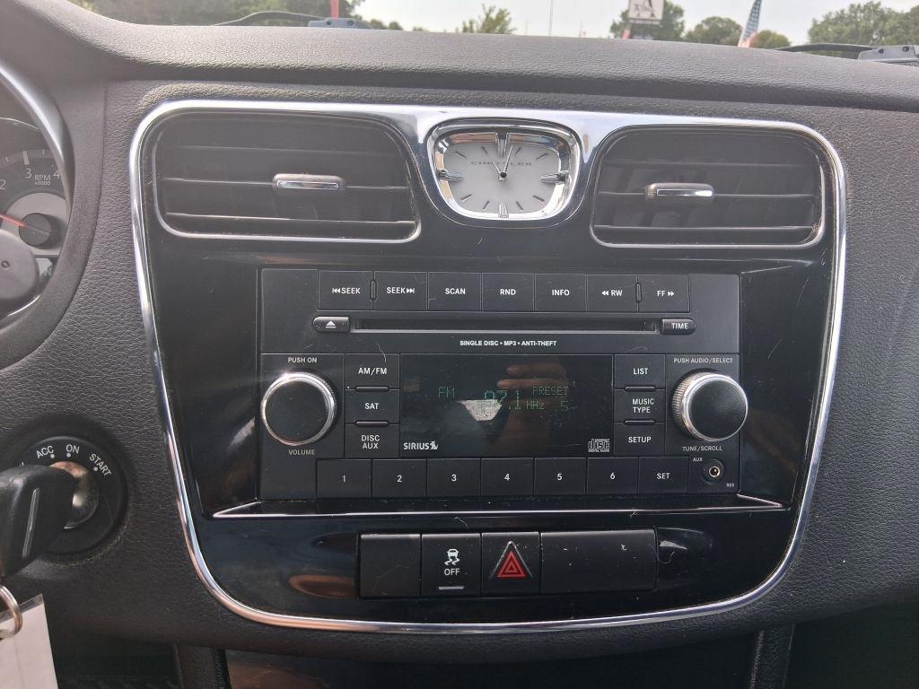 Chrysler 200  2013