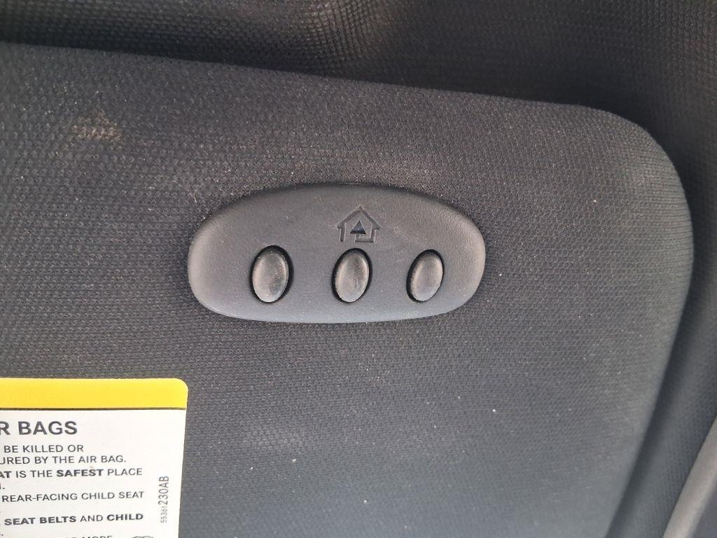 Chrysler 200  2013
