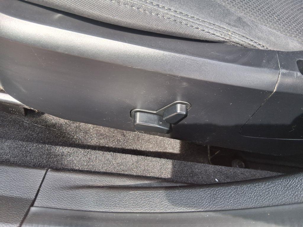 Chrysler 200  2013